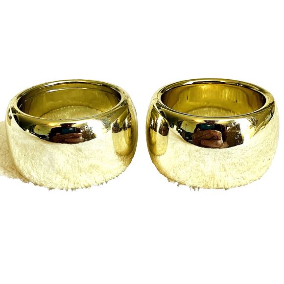 Gold Color Napkin Rings Set of 4 Round Metallic Shiny Plastic - Picture 6 of 14